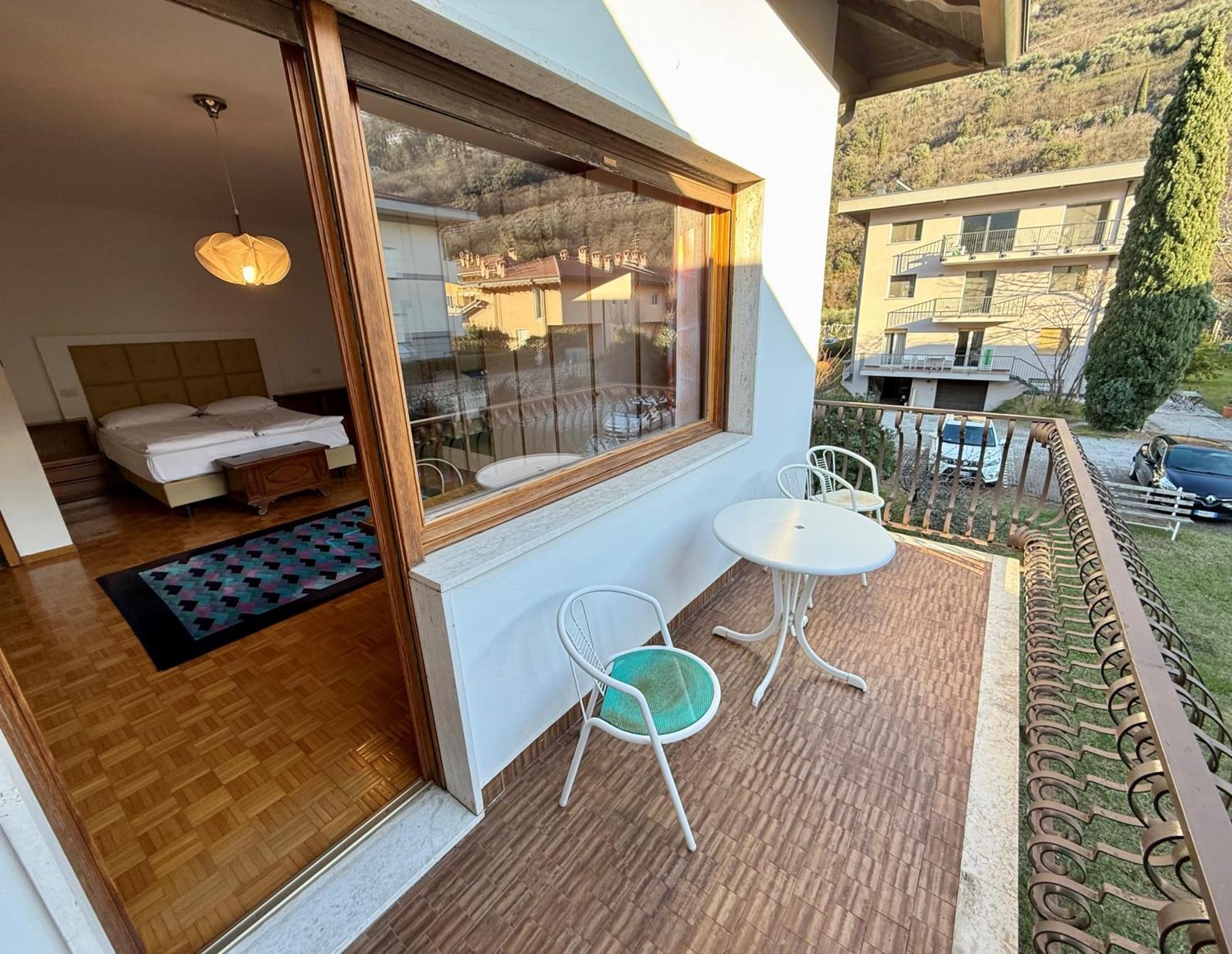 Apartamento Casa Vittoria Torbole Sul Garda Exterior foto