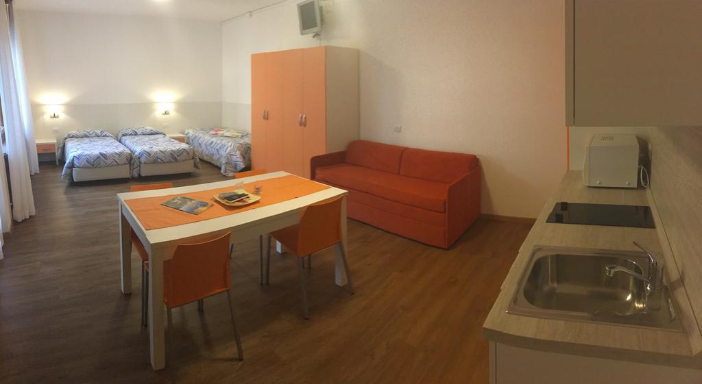 Apartamento Casa Vittoria Torbole Sul Garda Exterior foto