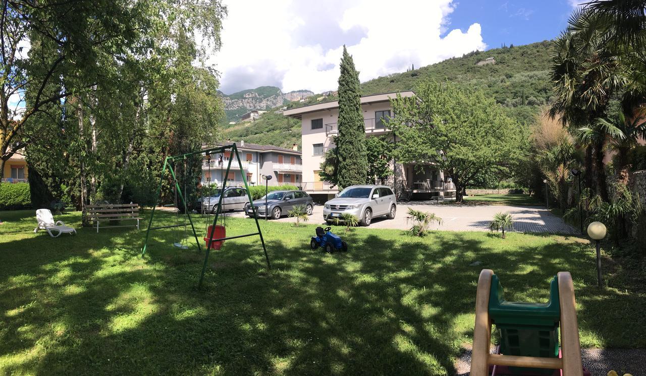 Apartamento Casa Vittoria Torbole Sul Garda Exterior foto